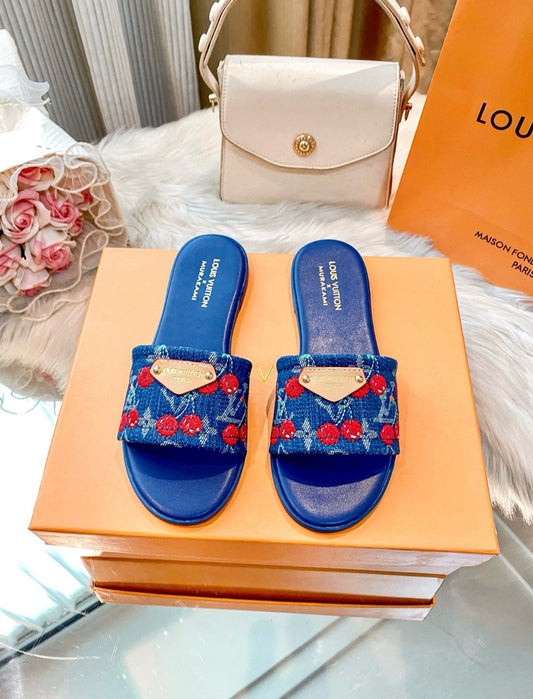 Lv sandals 2000