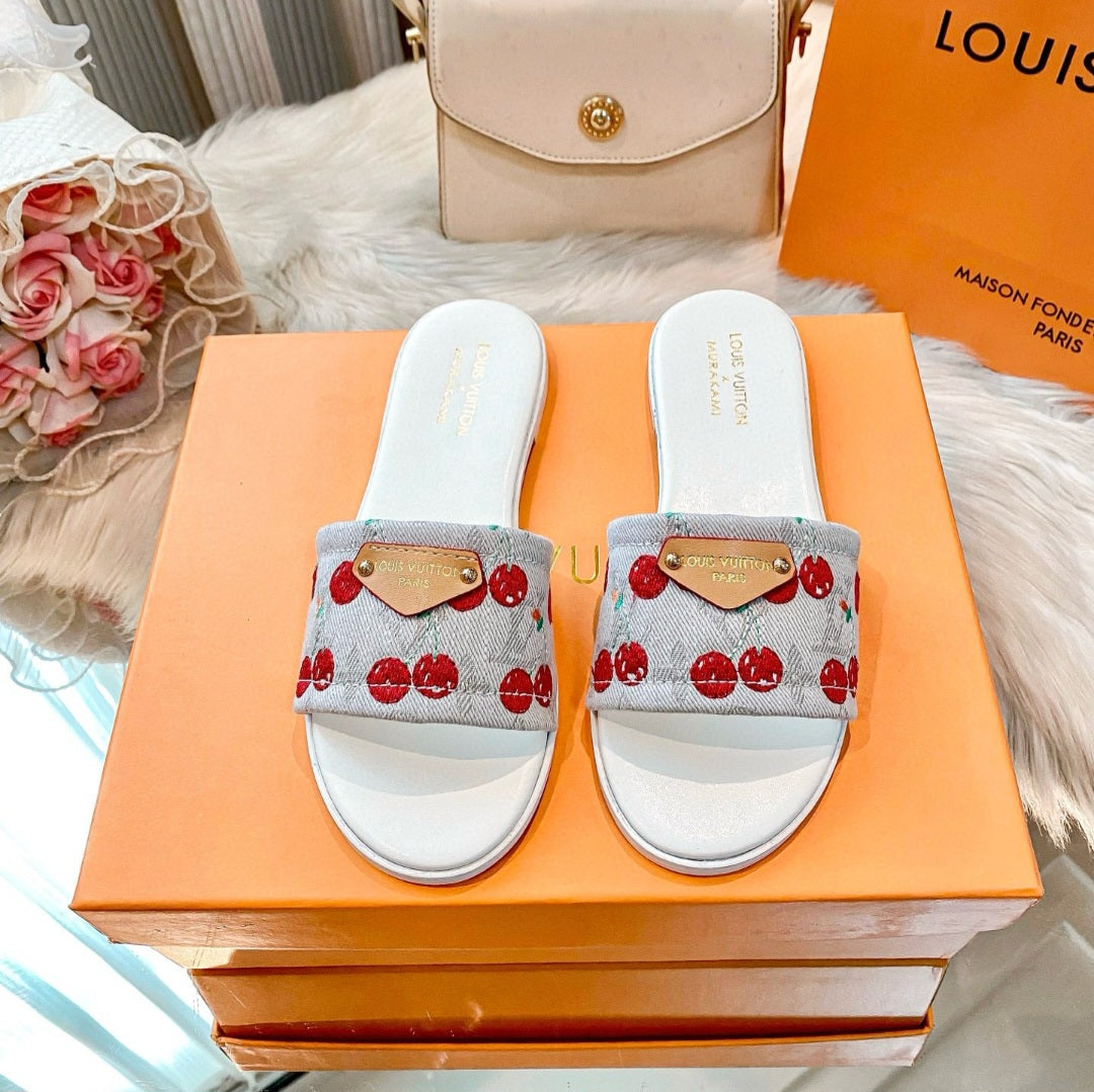 Lv sandals 2000