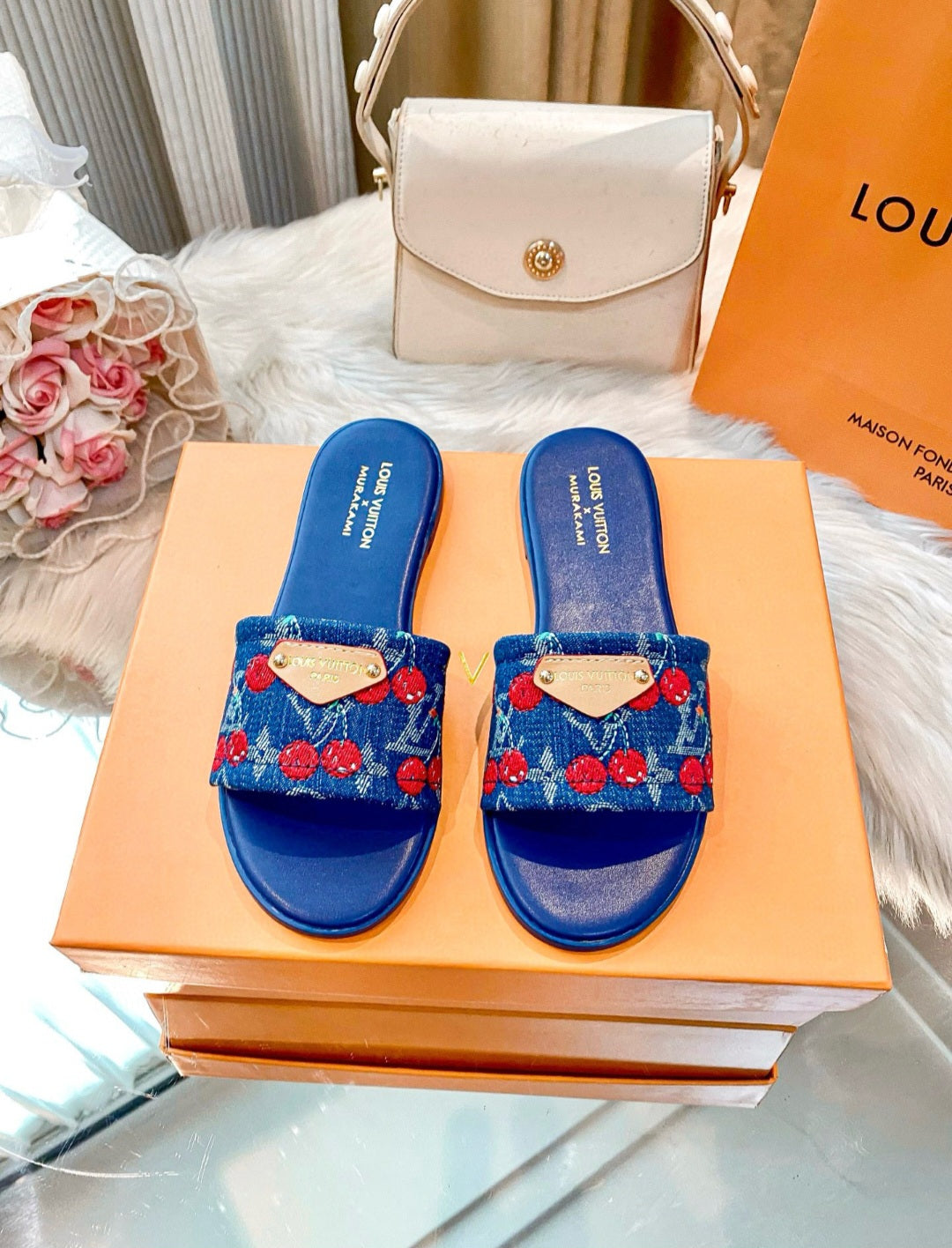 Lv sandals 2000